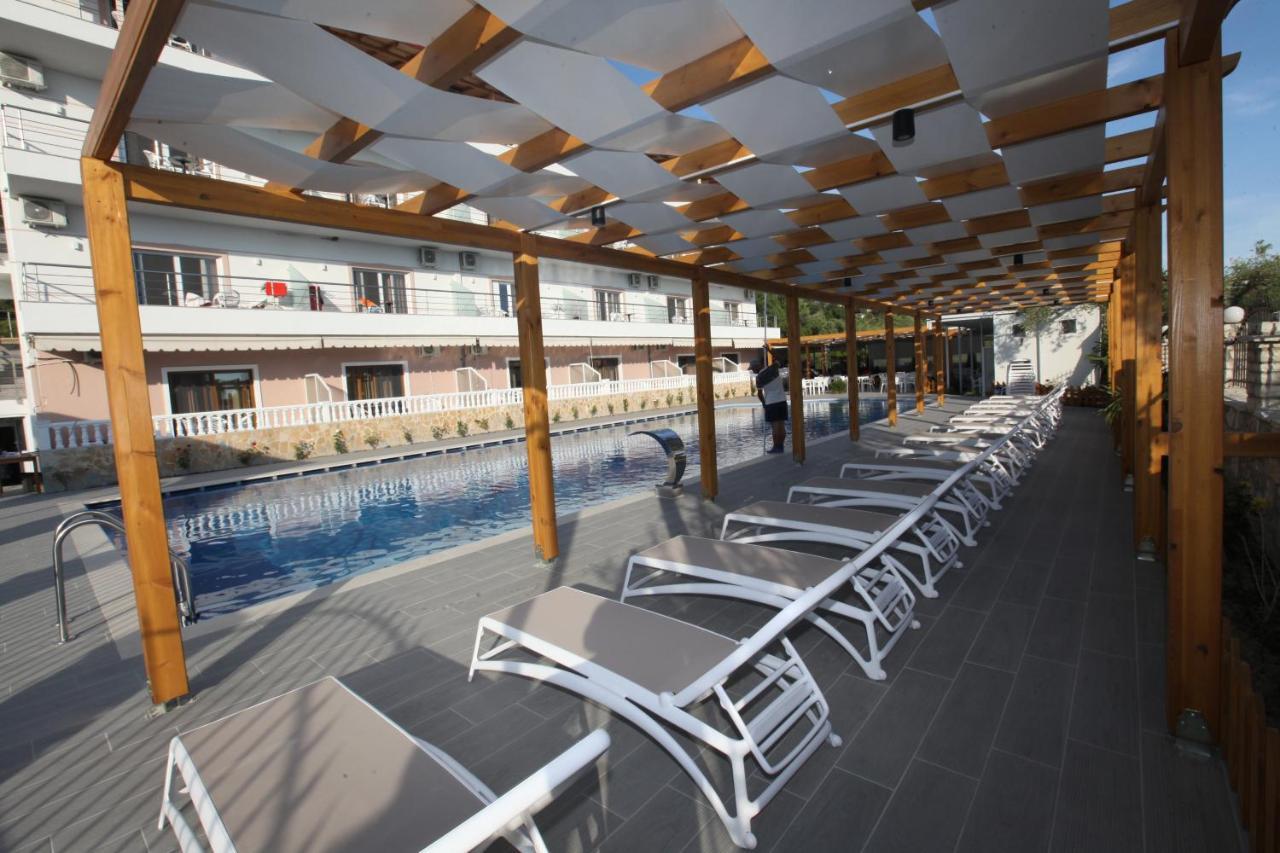 Hotel Riviera Borsh Luaran gambar