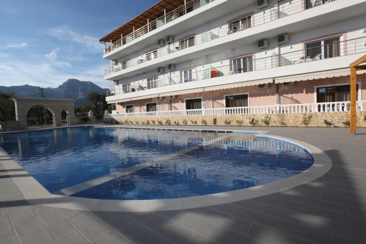 Hotel Riviera Borsh Luaran gambar