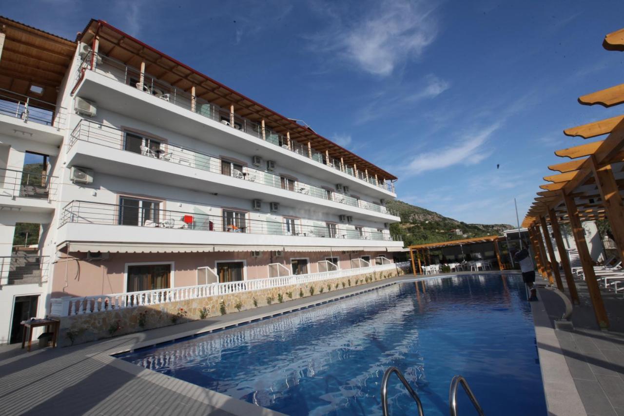 Hotel Riviera Borsh Luaran gambar