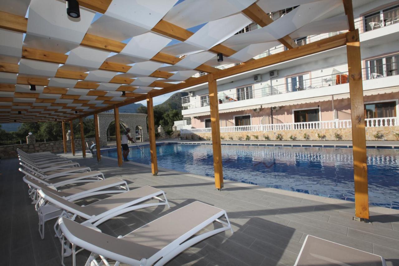 Hotel Riviera Borsh Luaran gambar