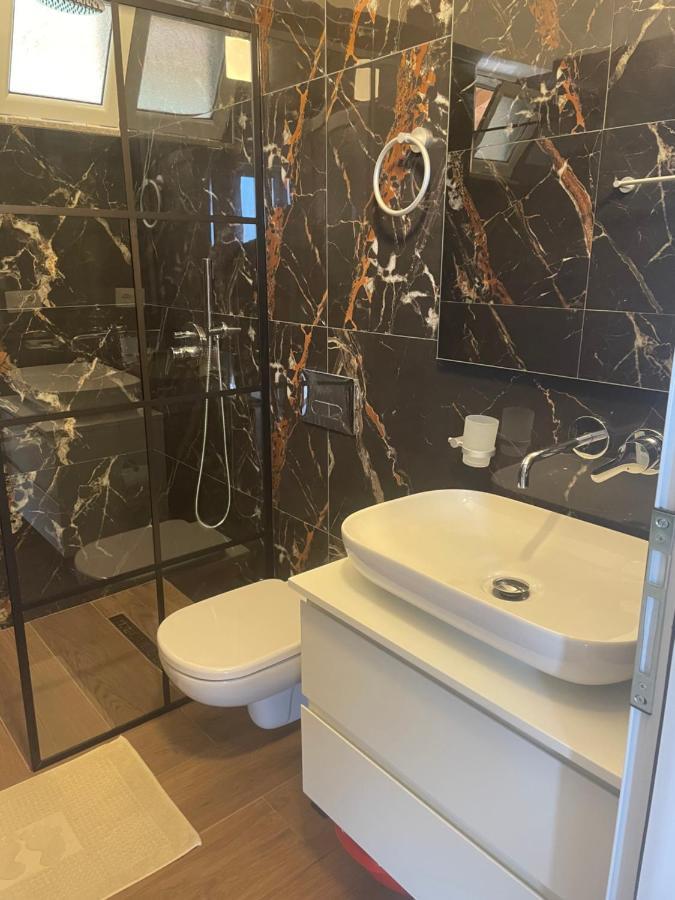 Hotel Riviera Borsh Luaran gambar