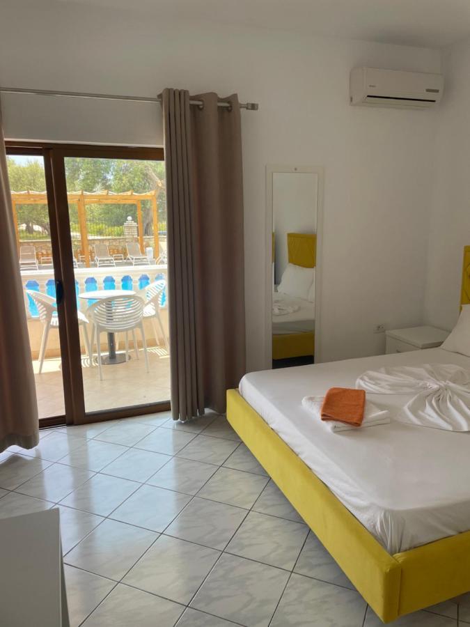 Hotel Riviera Borsh Luaran gambar