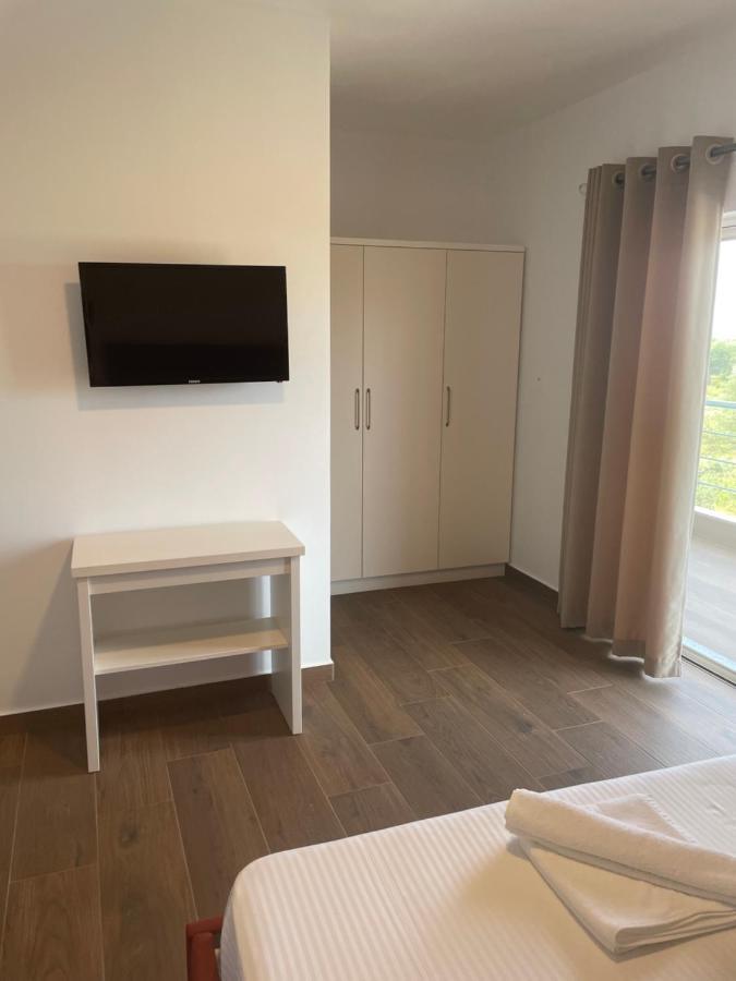 Hotel Riviera Borsh Luaran gambar